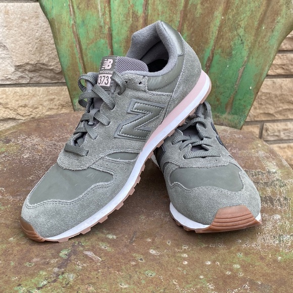 New Balance Shoes - Women’s New Balance 373 Sneakers Tennis Shoe